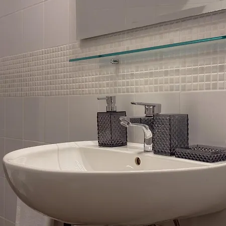Boutique In Centro By Host Hero * צ'יביטאנובה מארקה